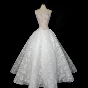 Brand New US 8 Anna Augusta French Corded Lace Bridal Gown